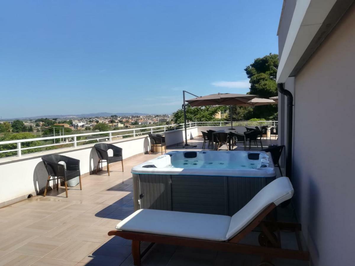 La Terrazza Di Harmakhis Hotel Partanna Buitenkant foto